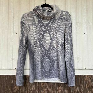 NC Nice Connection 100% cashmere sweater turtleneck snake skin pattern print